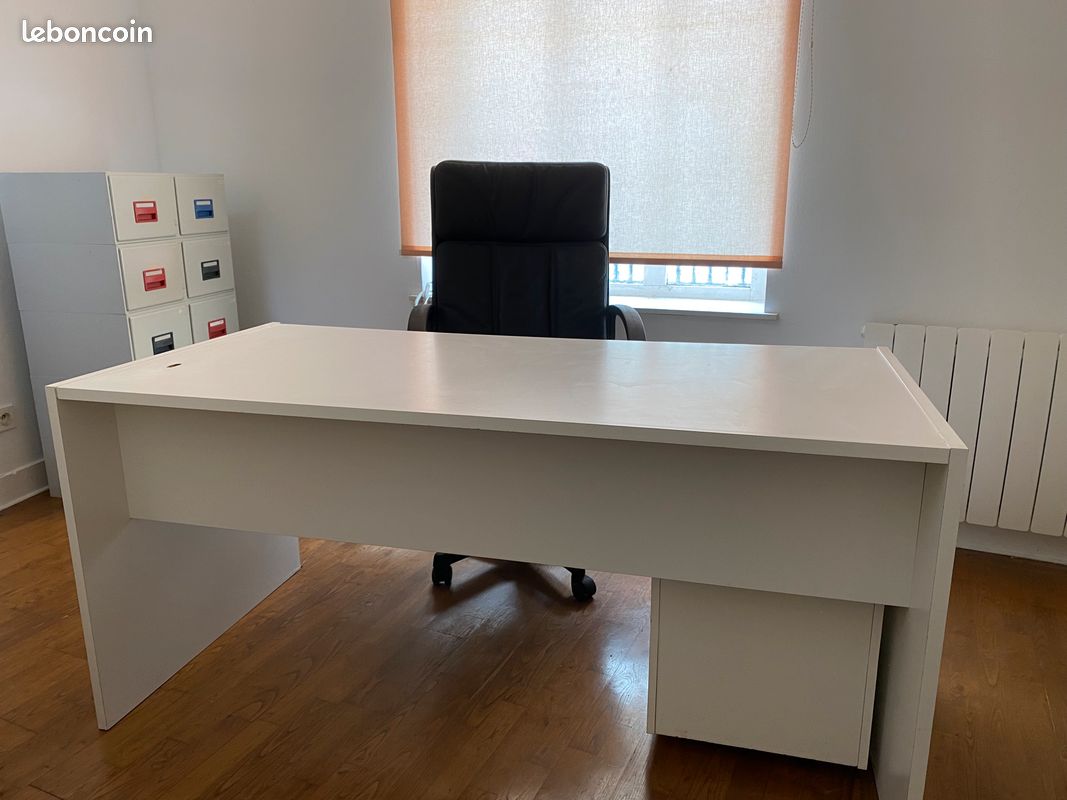 Mobilier de bureau IKEA : Bureau + Fauteuil + Caisson (image 1)