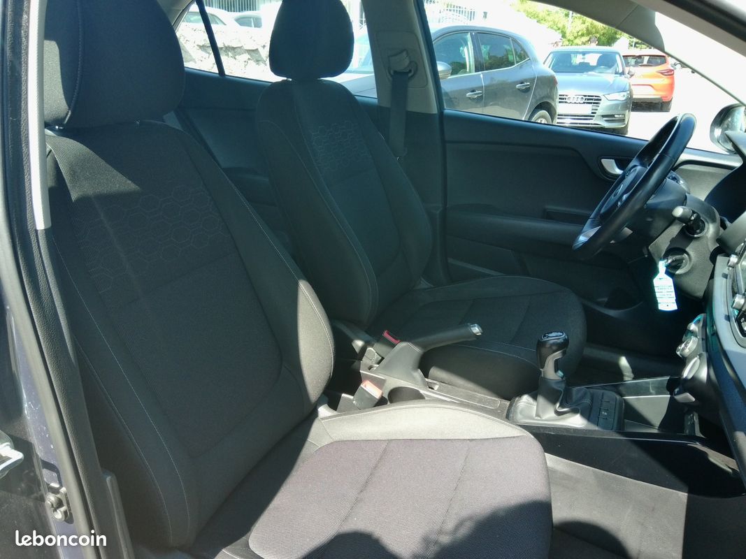 Kia rio IV 1.4 CRDI 90 CONNECT 3/18 208mkm 2°m/france carplay/tel /camera+radar ar/capt pluie+lum/regul/tel/ja15/clim auto/carnet entretien ok/chaine distrib/ (image 9)