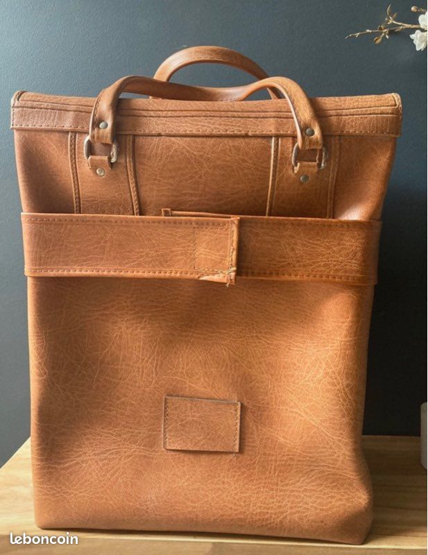 Sac en similicuir années 60 - France