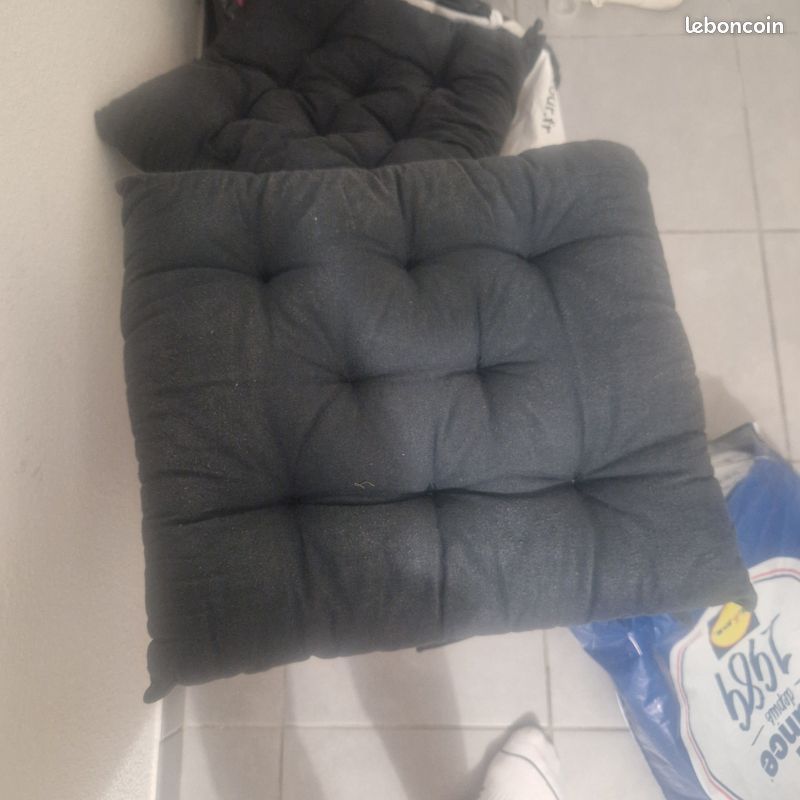Coussin de chaise noir x6 (image 1)