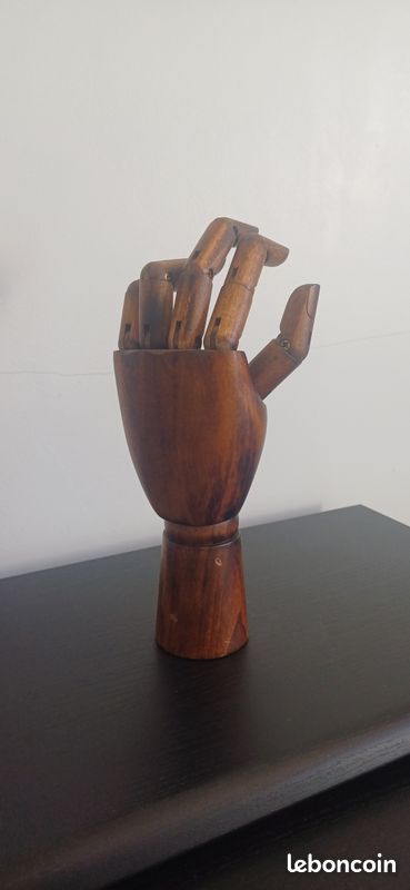 Main articulée en bois (image 4)