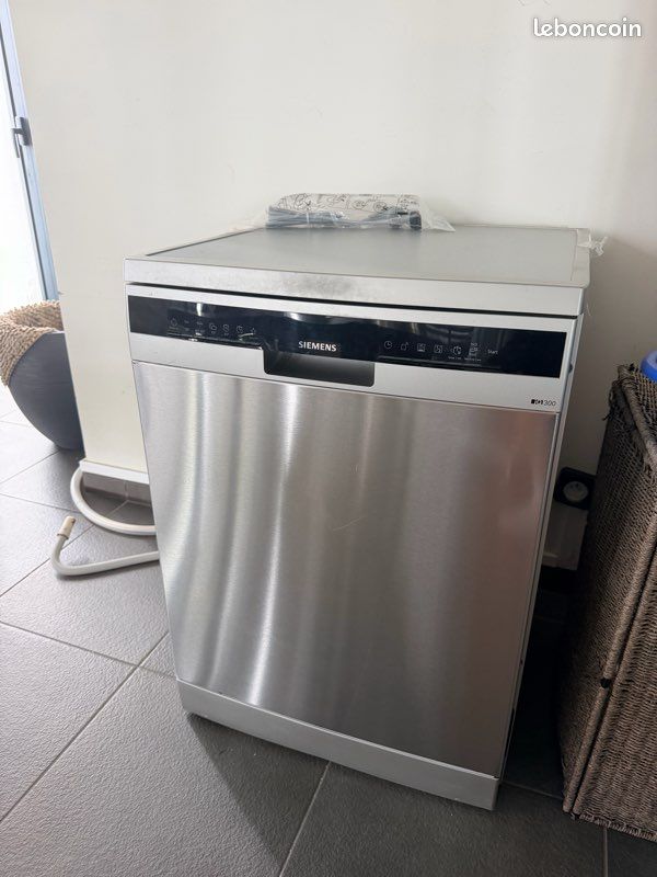 Lave-vaisselle Siemens SN23HI60CE – 14 couverts – Très bon état (image 1)