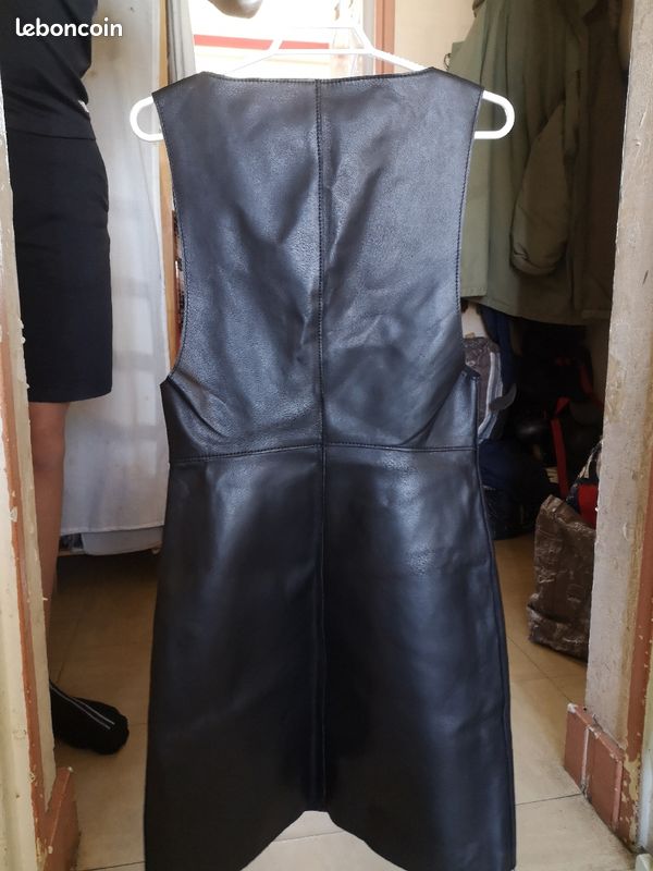 Robe noir a pression en cuir Maje (image 2)