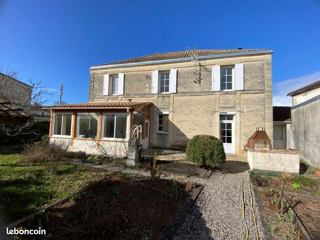Maison 6 pièces 190 m² · à Saint-Yzan-de-Soudiac · 190 m² · 233 200 €