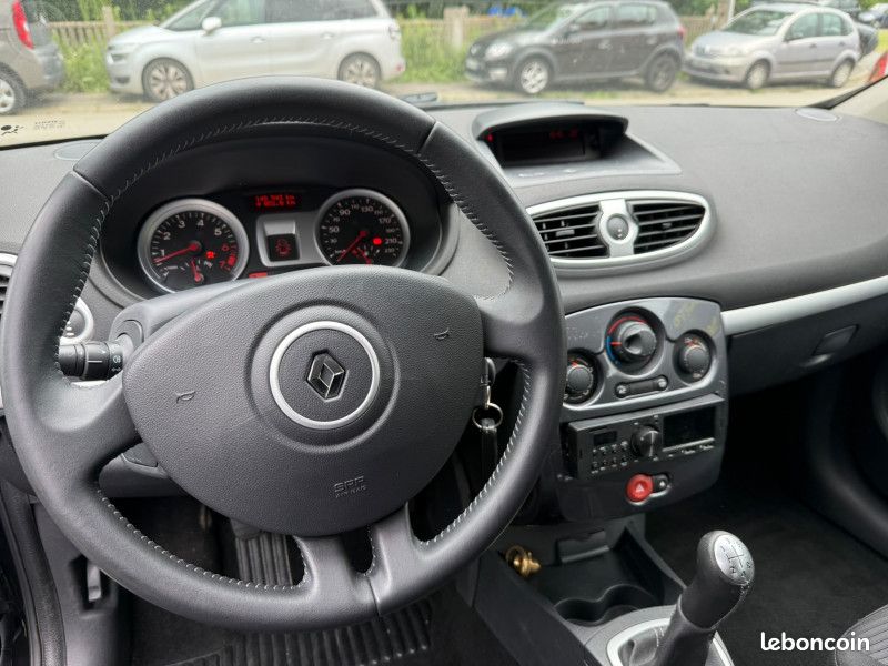 Renault CLIO III 1.2 16V 75CH AUTHENTIQUE 5P lpg/essence (image 5)