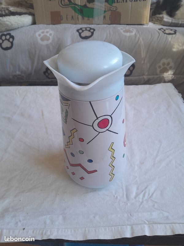 Carafe d'eau en plastique (image 2)