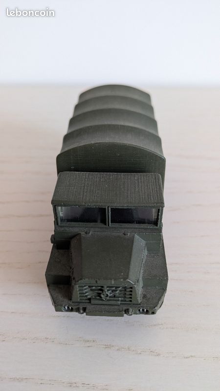 DINKY TOYS Ref 824 , BERLIET GAZELLE MILITAIRE , avec boîte