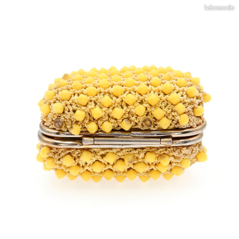 Porte-monnaie Vintage Années 60 en Perles Jaunes Citron, Fermoir Doré, Chaînette Amovible, Accessoire Rétro Élégant (image 6)