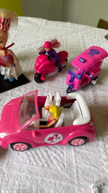 Petites poupées et véhicules mini barbie le lot (image 5)