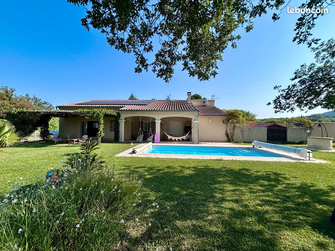 Maison 6 pièces 172 m² · à Mondragon · 172 m² · 2 800 €