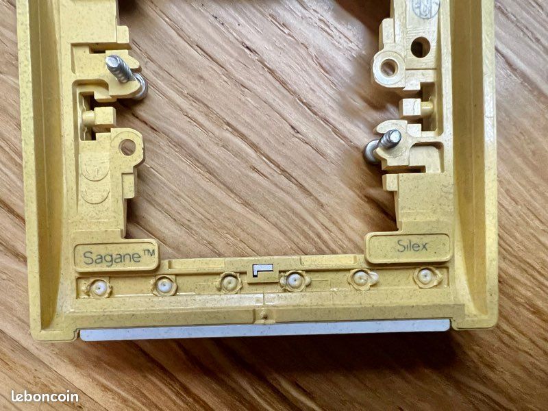 Plaque Legrand Sagane Miel Jaune Silex 85050 Pour Interrupteur/prise - Occasion
