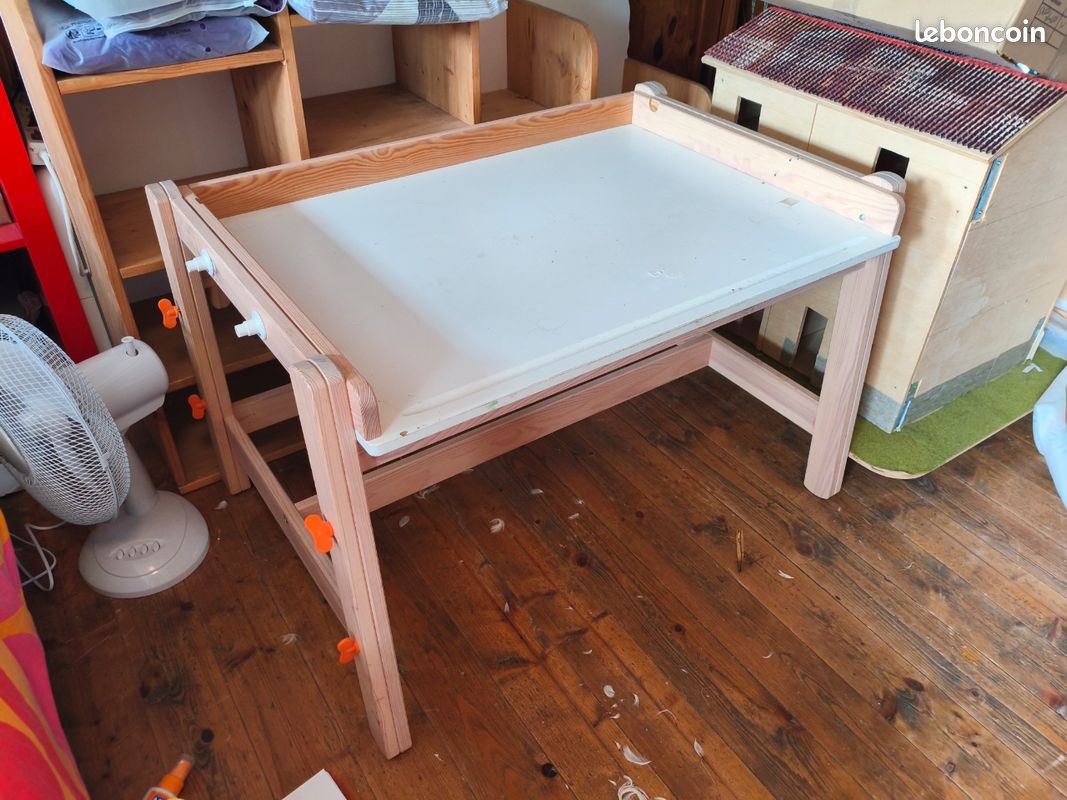 Bureau Ikea flisat enfant (image 1)