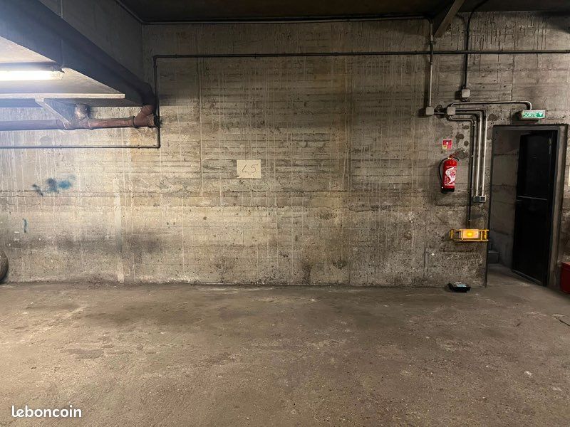 Places de Parking - Deux roues, Quartier Épinettes 75017 (image 2)