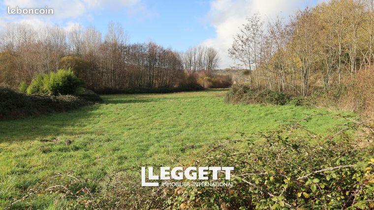 Terrain 14 743 m² Thonac