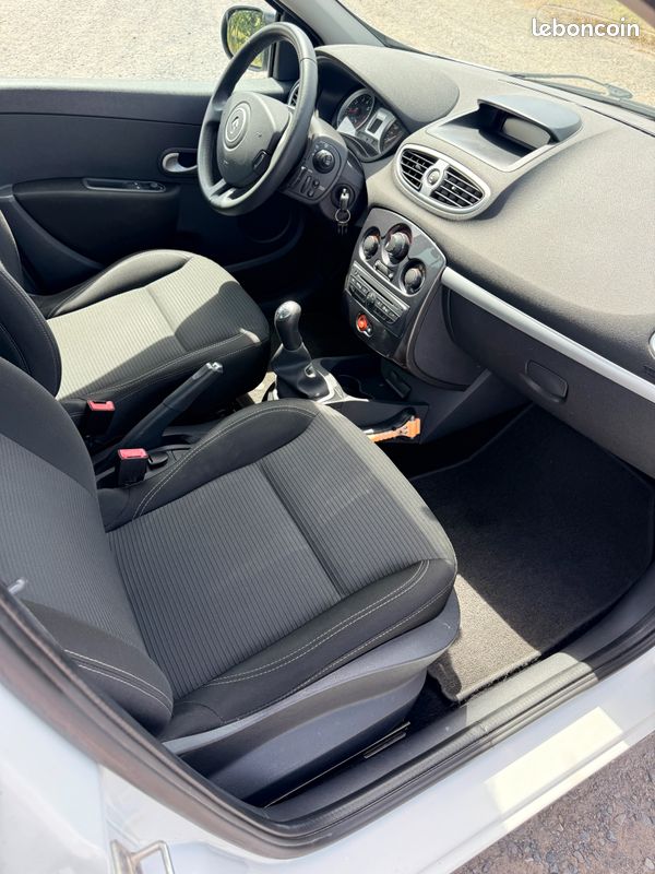 Renault Clio III (image 7)