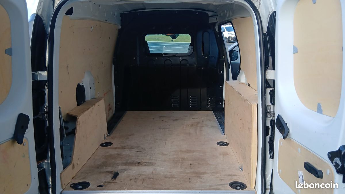 Renault express ii van 1.5 blue dci 75 22 confort (9990 HT) (image 4)