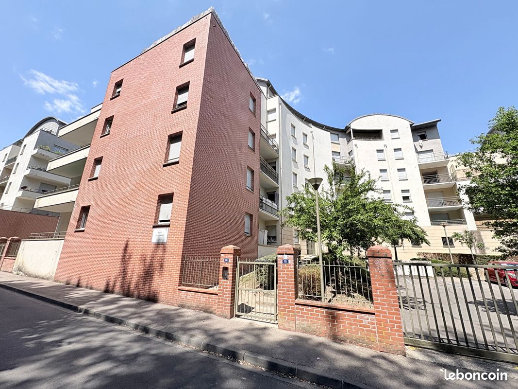 Appartement 3 pièces 65 m² · à Elbeuf · 65 m² · 77 000 €