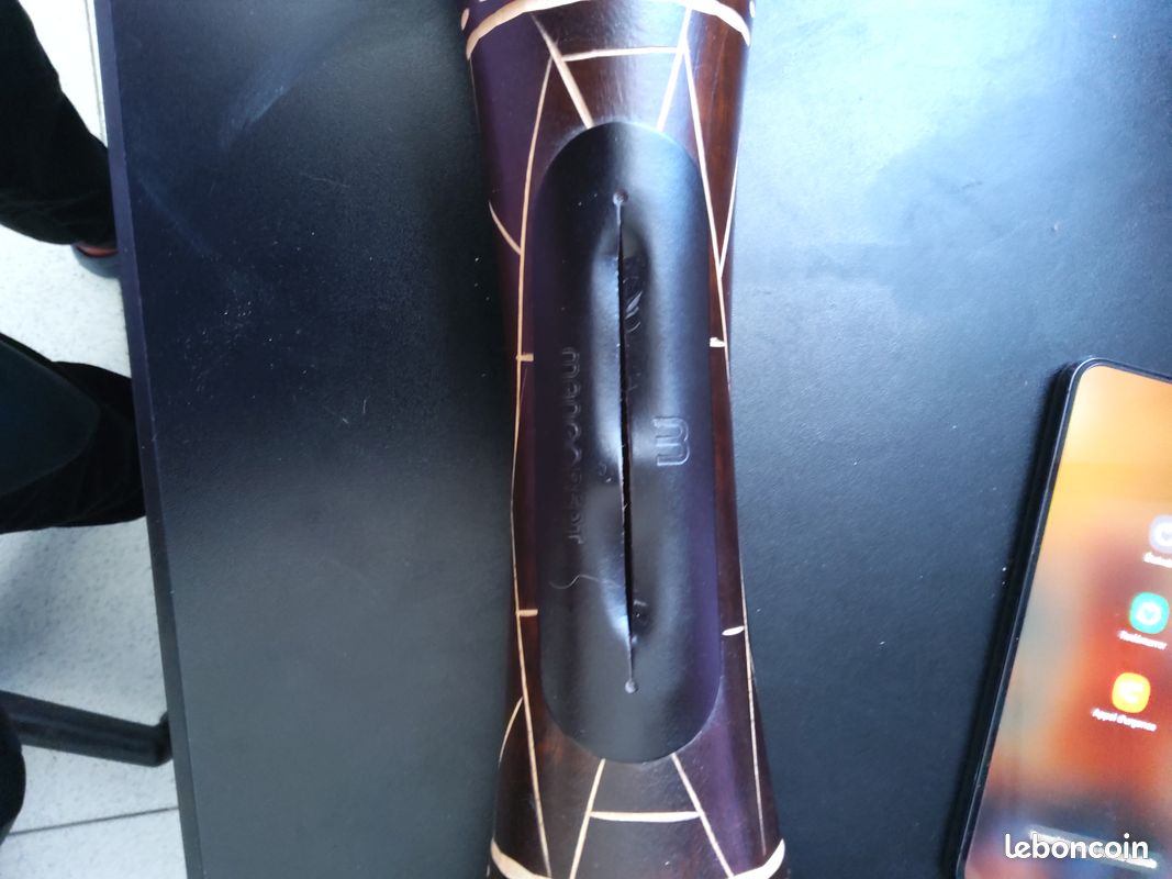 Enceinte de téléphone en bois (image 4)
