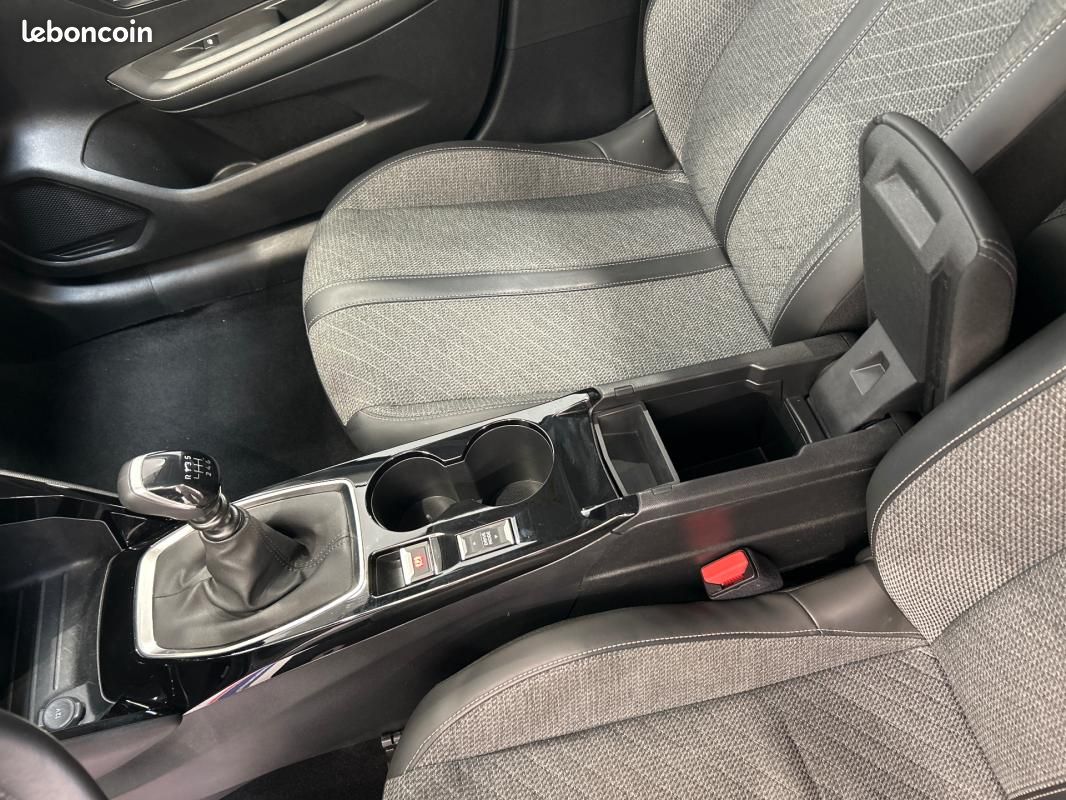 Peugeot 208 ALLURE PURETECH 100 S&S BVM6 (image 19)