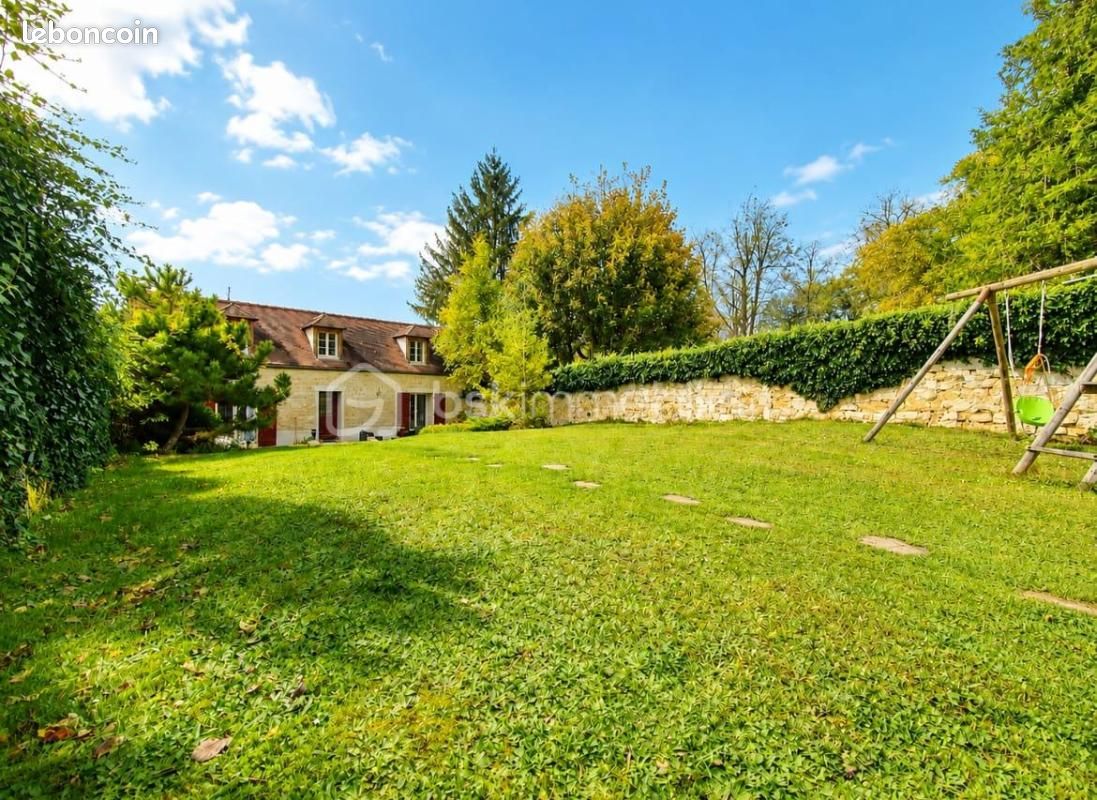 Maison 6 pièces 169 m² · à Nesles-la-Vallée · 169 m² · 460 000 €