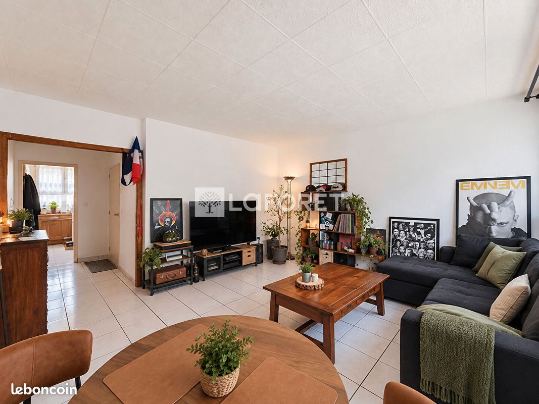 Appartement 2 pièces 52 m² · à Saint-Michel-sur-Orge · 52 m² · 120 000 €