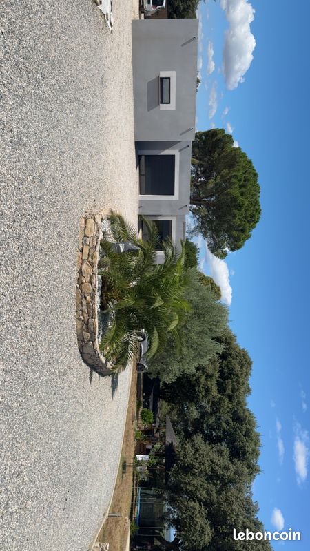 Vend terrain à Nîmes · 250 000 €