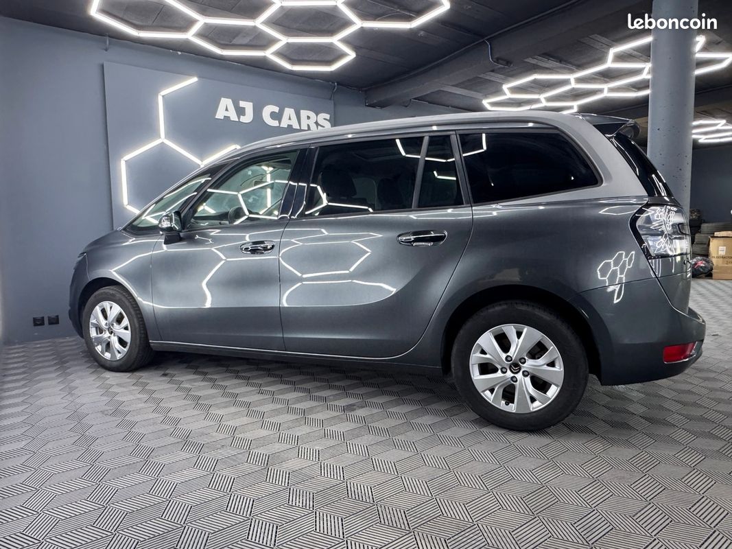 Citroën Grand C4 Picasso 1.6 HDI 120Ch *7 PL *DISTRI NEUVE *CAMERA AR* TOIT PANO *GARANTIE 12MOIS (image 8)