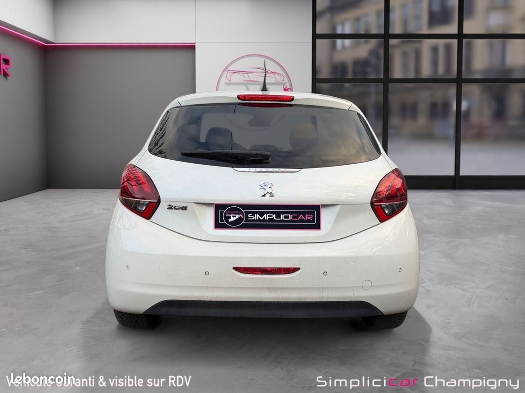 PEUGEOT 208 PureTech 110ch Tech Edition - Distribution Neuve - Entretien à jour - Caméra de recul (image 7)