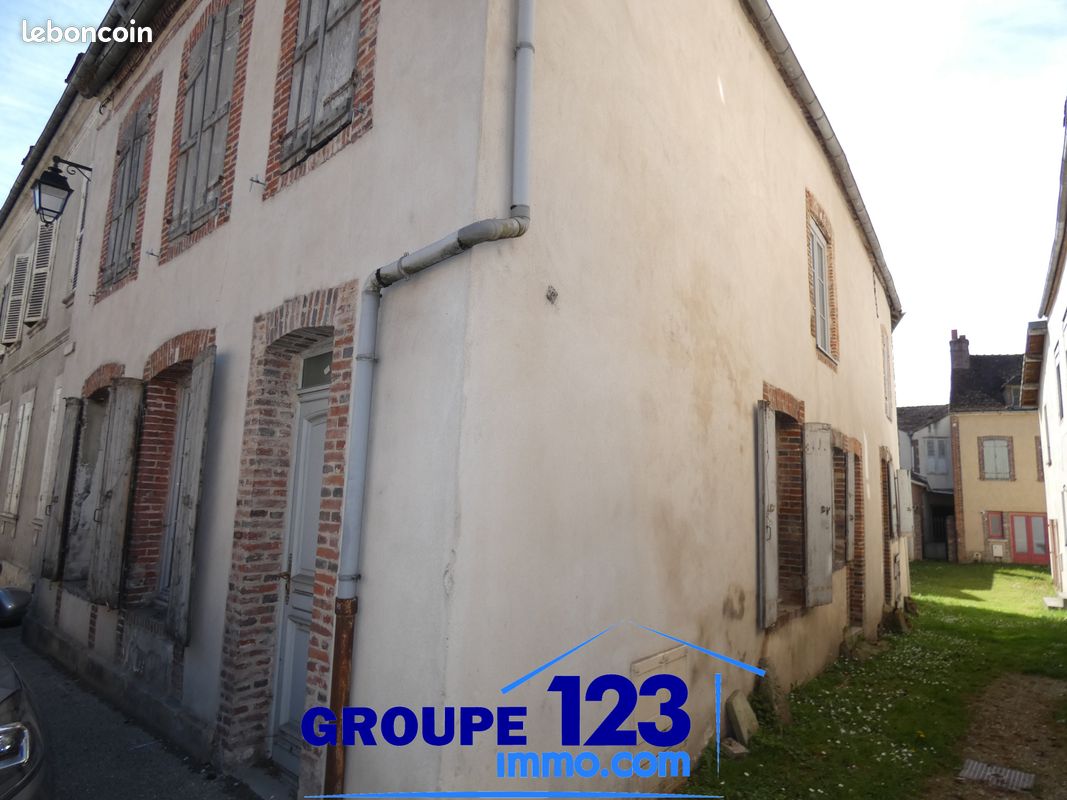 Maison 5 pièces 145 m² · à Brienon-sur-Armançon · 145 m² · 71 900 €