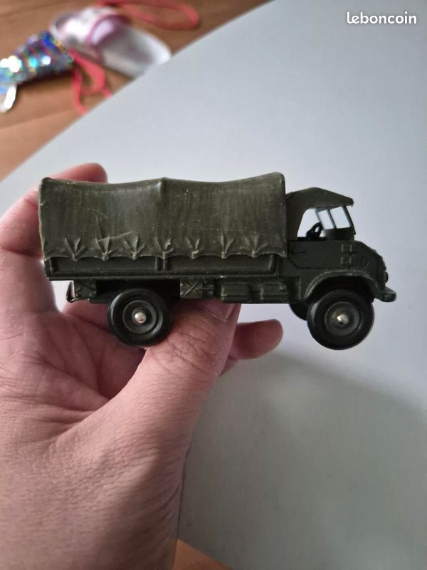 Le Camion Militaire Unimog Mercedes En Miniature Par Dinky Toys Au 1 50e 11983