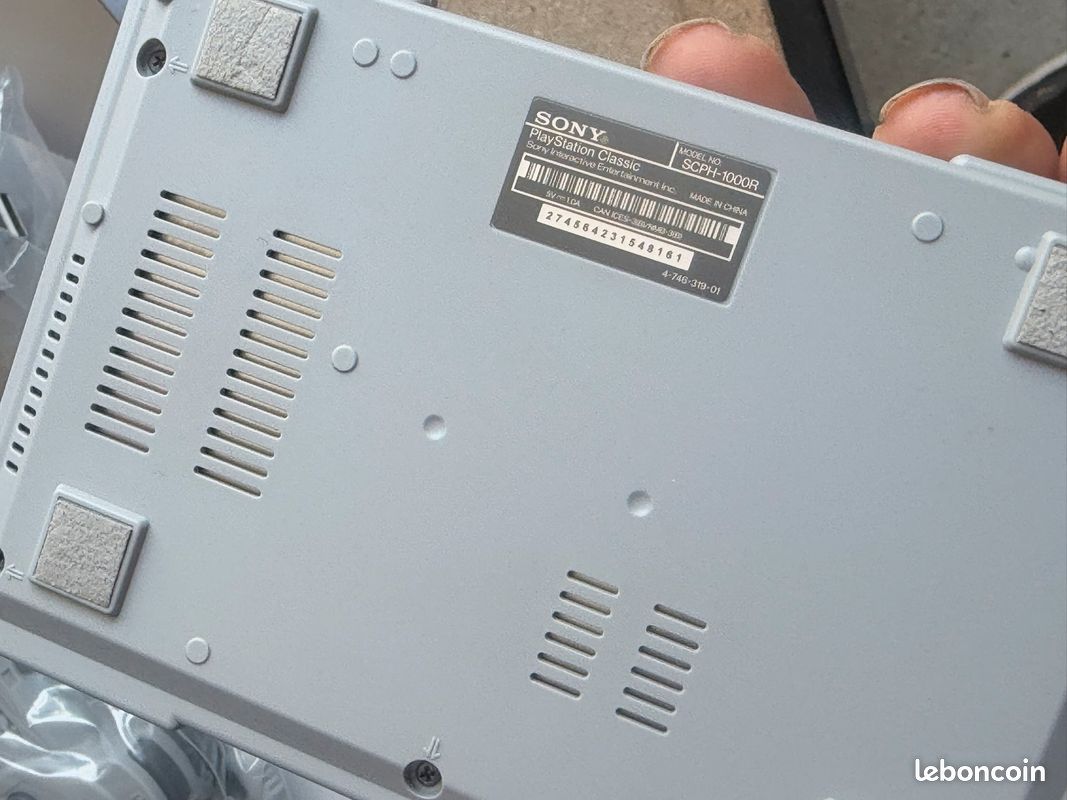 PlayStation Classic Mini Sony SCPH-1000R en boîte - À réparer ou pour pièces (image 4)