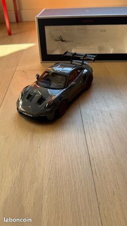 Porsche 911 GT3 RS (992) "Salzburg" édition Limitée - Spark 1/18, Rouge, Neuve