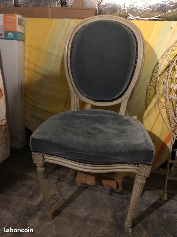 Chaise Louis XVI année 1960 assise ressorts à refaire (image 1)