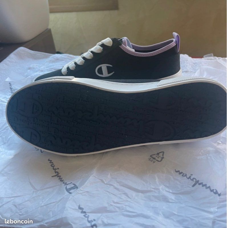 NOUVEAU  Baskets Champion Originales - Style et Confort Assurés. T39 (image 4)