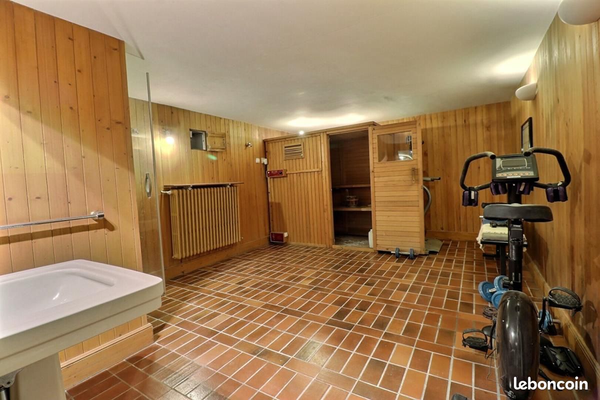 Local 496 m² (image 12)