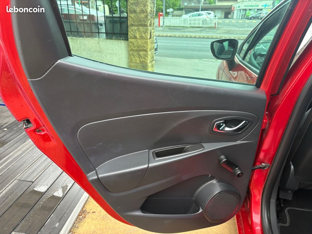 RENAULT Clio 1.5 90 DCI IV LIMITED (image 11)