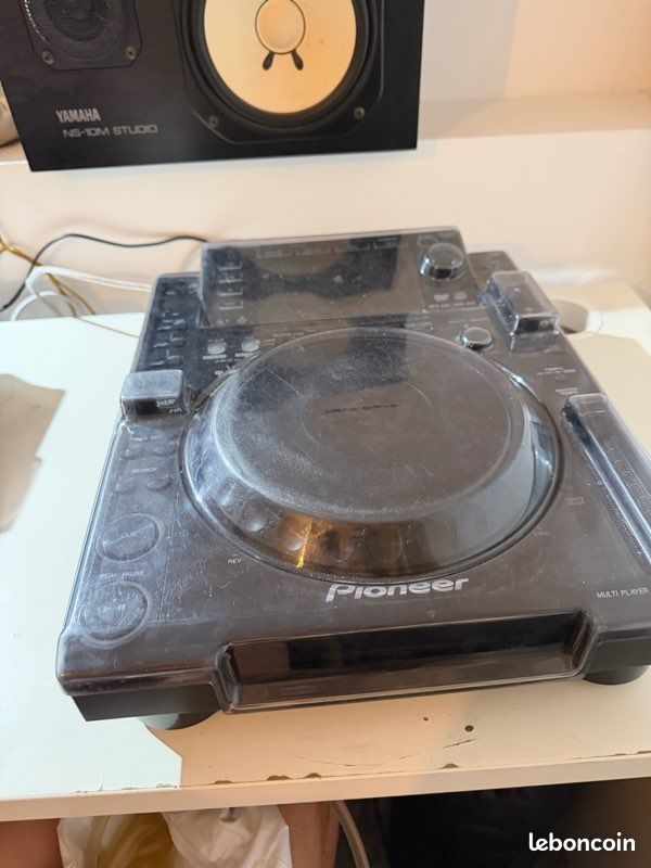 Cdj 2000 (image 1)