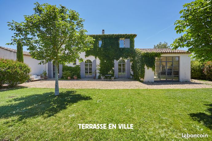 Maison 10 pièces 250 m²