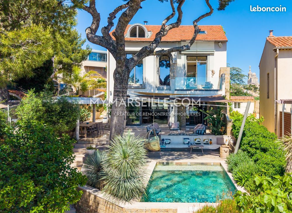 Maison 7 pièces 242 m² · à Marseille · 242 m² · 2 390 000 €