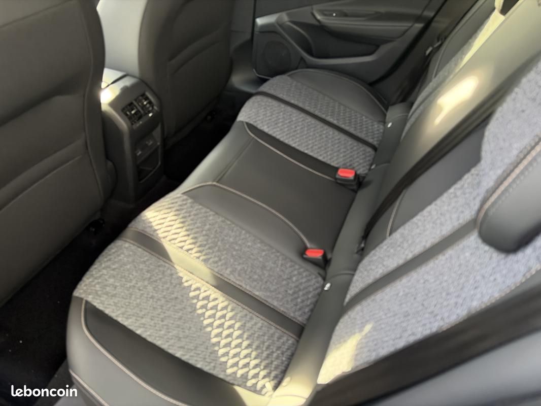 Peugeot 308 BlueHDi 130ch SetS EAT8 Allure (image 14)