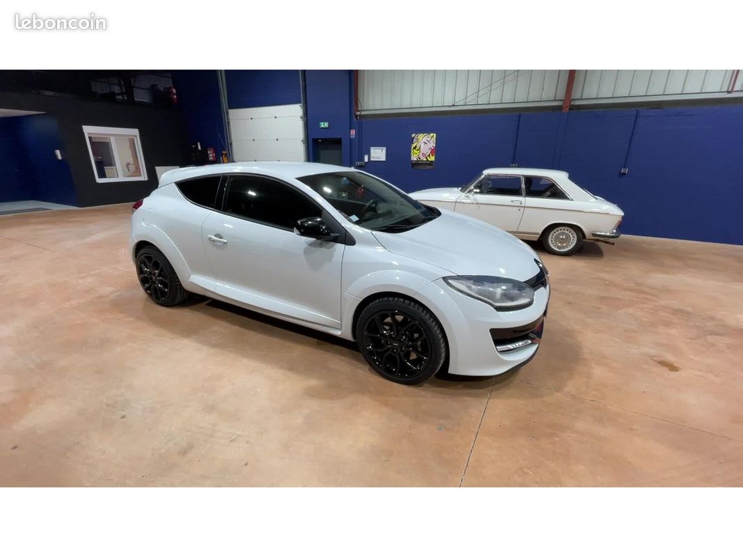 RENAULT MEGANE 2.0i - 265 S&S III COUPE R.S. - Garantie 12 mois (image 2)