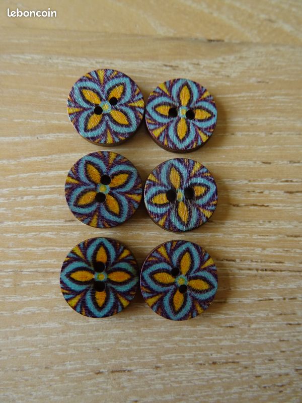Lot De 40 Boutons En Forme De Fleurs Multicolores - Création Et Customisation