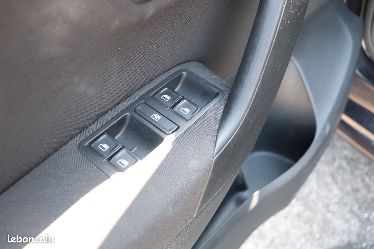 Volkswagen polo 1.2 tsi 90 lounge (image 19)