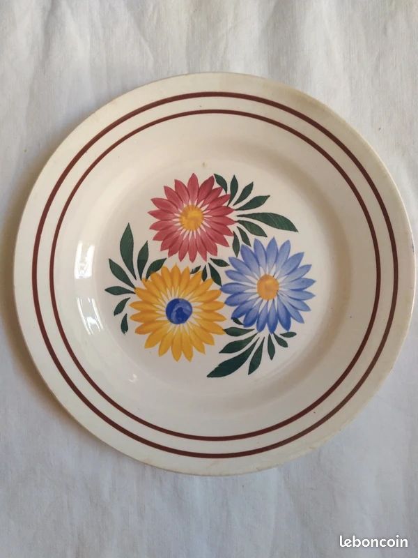 Assiettes plates anciennes en terre de fer Choisy-le-Roi (image 11)