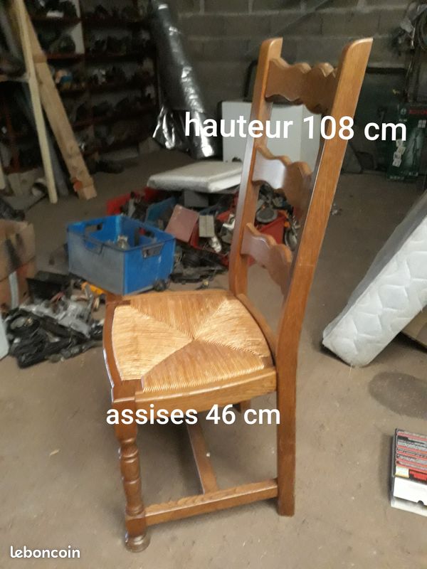 Chaise en bois (image 1)