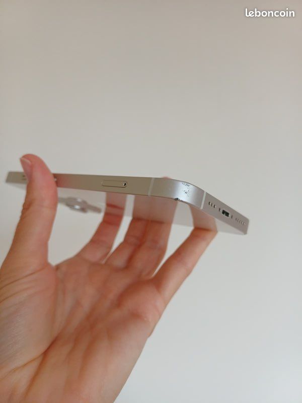 IPhone 14 – 128 Go – Argent – Débloqué tout opérateur + 2 protections offertes (image 5)