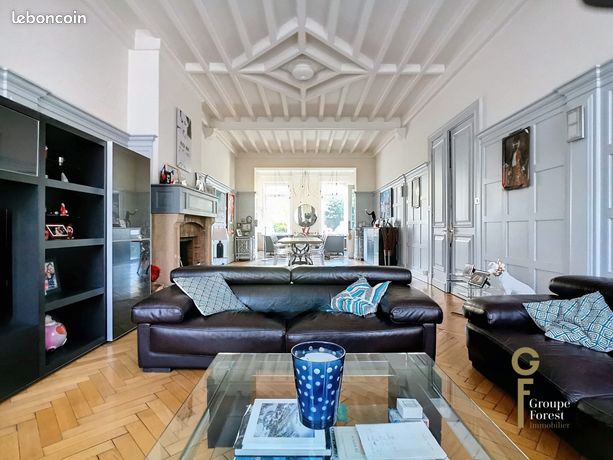 Maison 6 pièces 317 m²