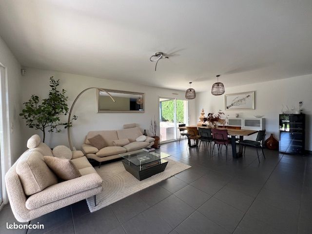 Maison 6 pièces 116 m² · à La Chapelle-de-Guinchay · 116 m² · 359 000 €