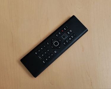Télécommande Décodeur La Box SFR Plus-bon État _Port En colissimo AR