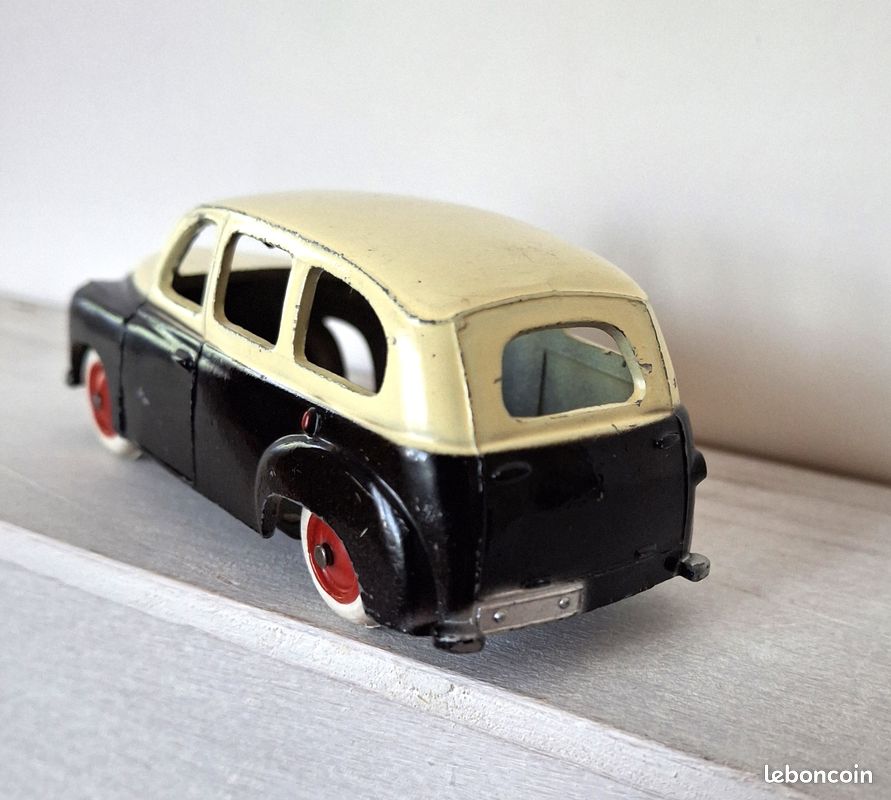 CIJ France - 1:43 - Renault Prairie ref 3.42 - Dans la - Catawiki